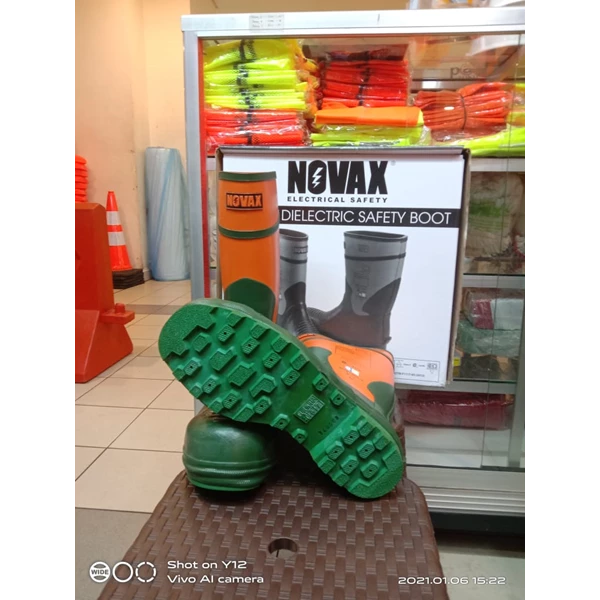  Sepatu Boot Tahan Listrik Novax 